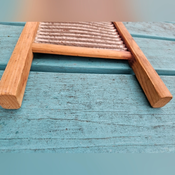 Vintage Columbus, Ohio Washboard - Picture 4 of 10